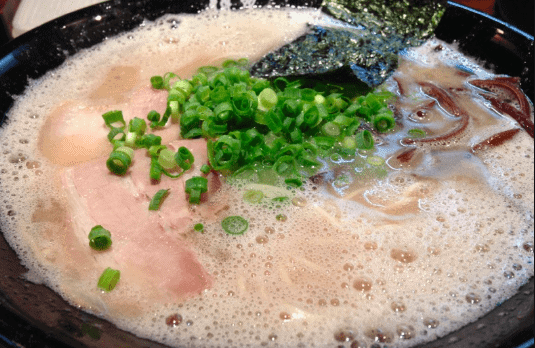 一双のラーメン