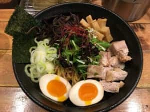 麺や兼虎・日向地鶏の油そば