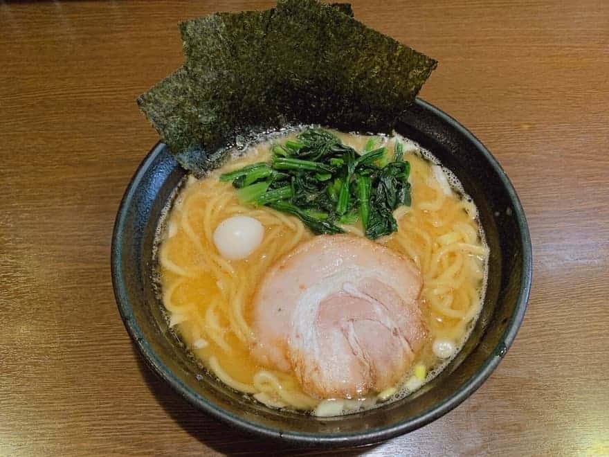 壱壱家の家系ラーメン