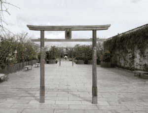 つばめの社ひろば