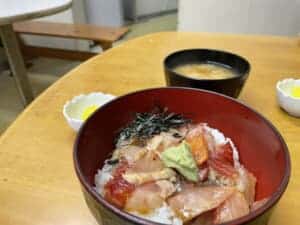 【柳橋食堂】コスパ抜群！柳橋連合市場で味わえる新鮮で極上な海鮮丼