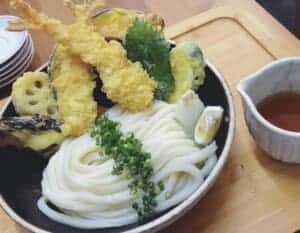 【麦衛門】春吉で本格讃岐うどん！夜メニューやテイクアウトも人気のお店