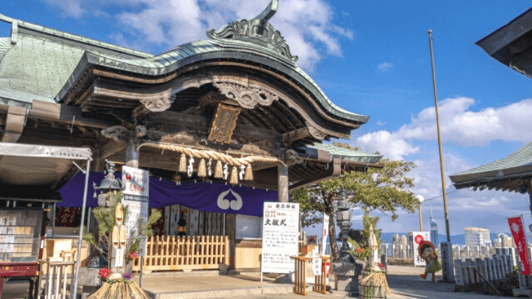 日本三愛宕！鷲尾愛宕神社の歴史や見どころを解説 ｜海が見える絶景スポットやハートの縁結びのお守りも人気