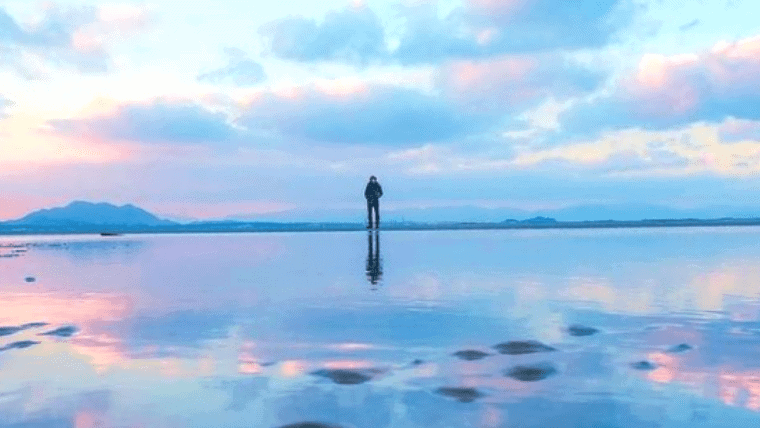 まるでウユニ塩湖！福津市「かがみの海」の絶景が撮影できる時間はいつ？フォトコンテストも開催