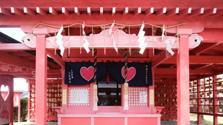 女性に大人気「恋木神社」で恋愛祈願｜水田天満宮境内にあるハートの神社のお守りや御朱印の魅力