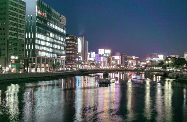 福岡で夜観光を楽しもう!地元民が福岡の夜を満喫できるデート&遊べるスポットを紹介 | なるほど福岡
