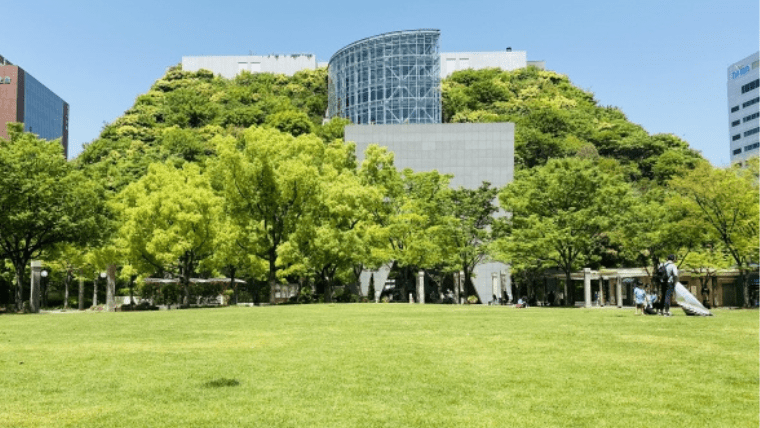 福岡市のおすすめ公園を目的別で紹介！大きな公園やアスレチック公園・大人が楽しめる公園まで幅広く解説