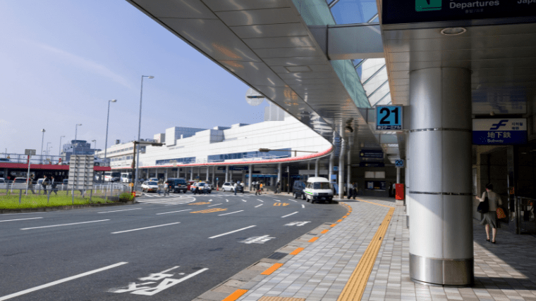 福岡空港から博多駅までの移動手段をまとめて紹介！地下鉄やバスの乗り方・料金についても紹介
